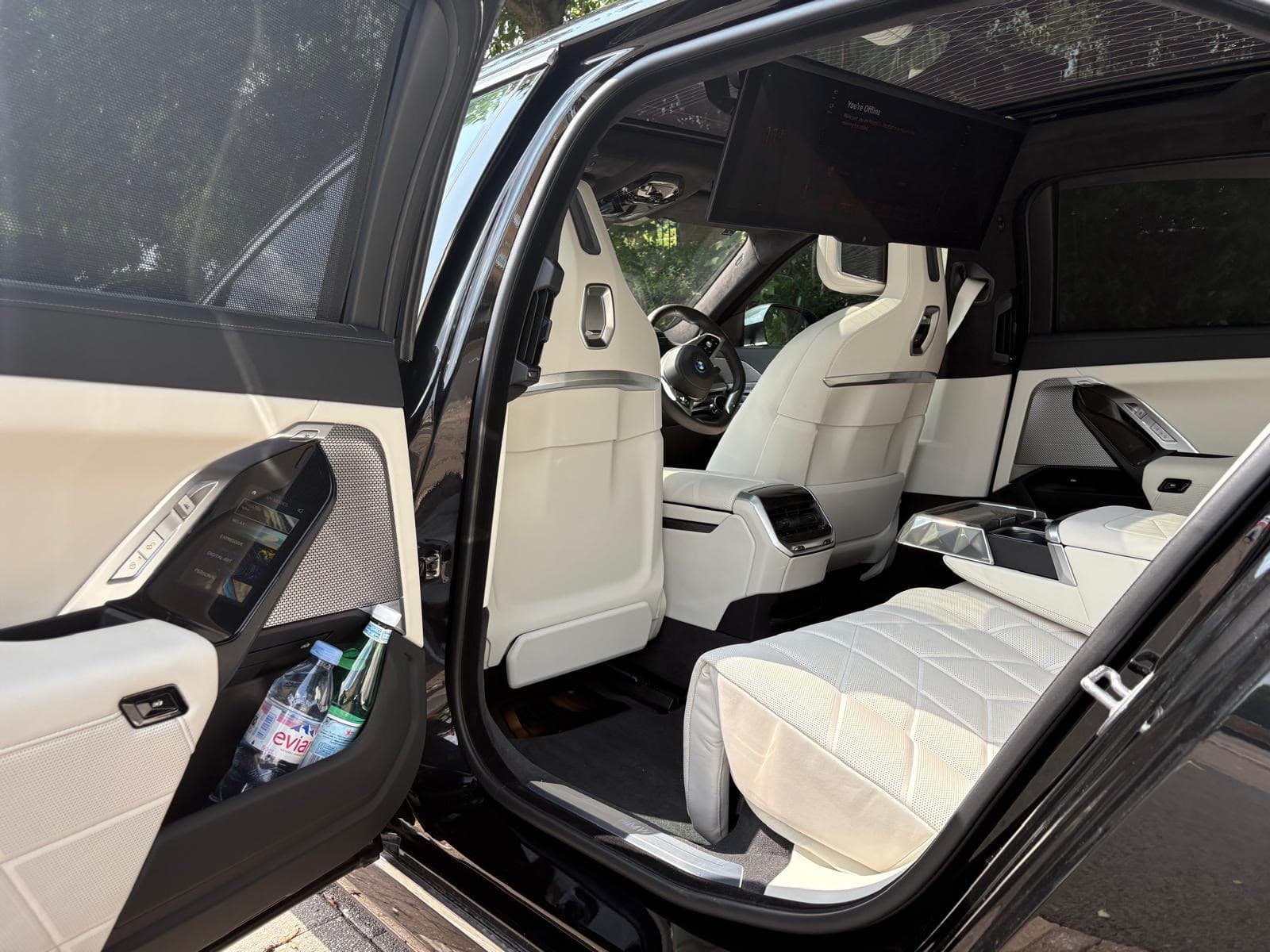 BMW i7 Excellence — view 1