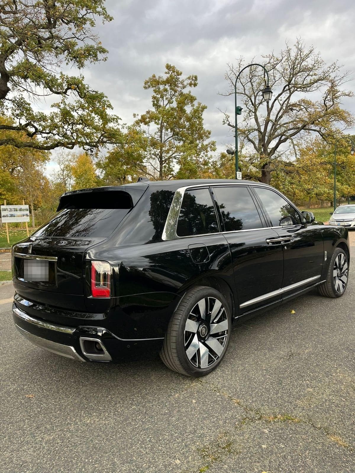 Rolls-Royce Cullinan: view 1