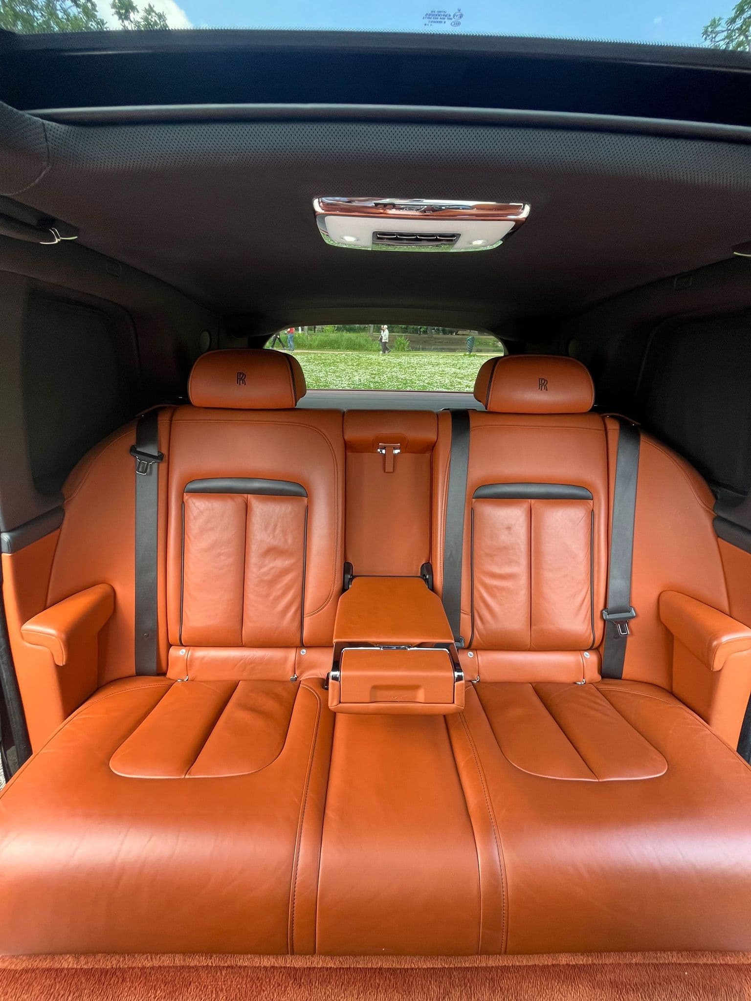 Rolls-Royce Cullinan: view 2