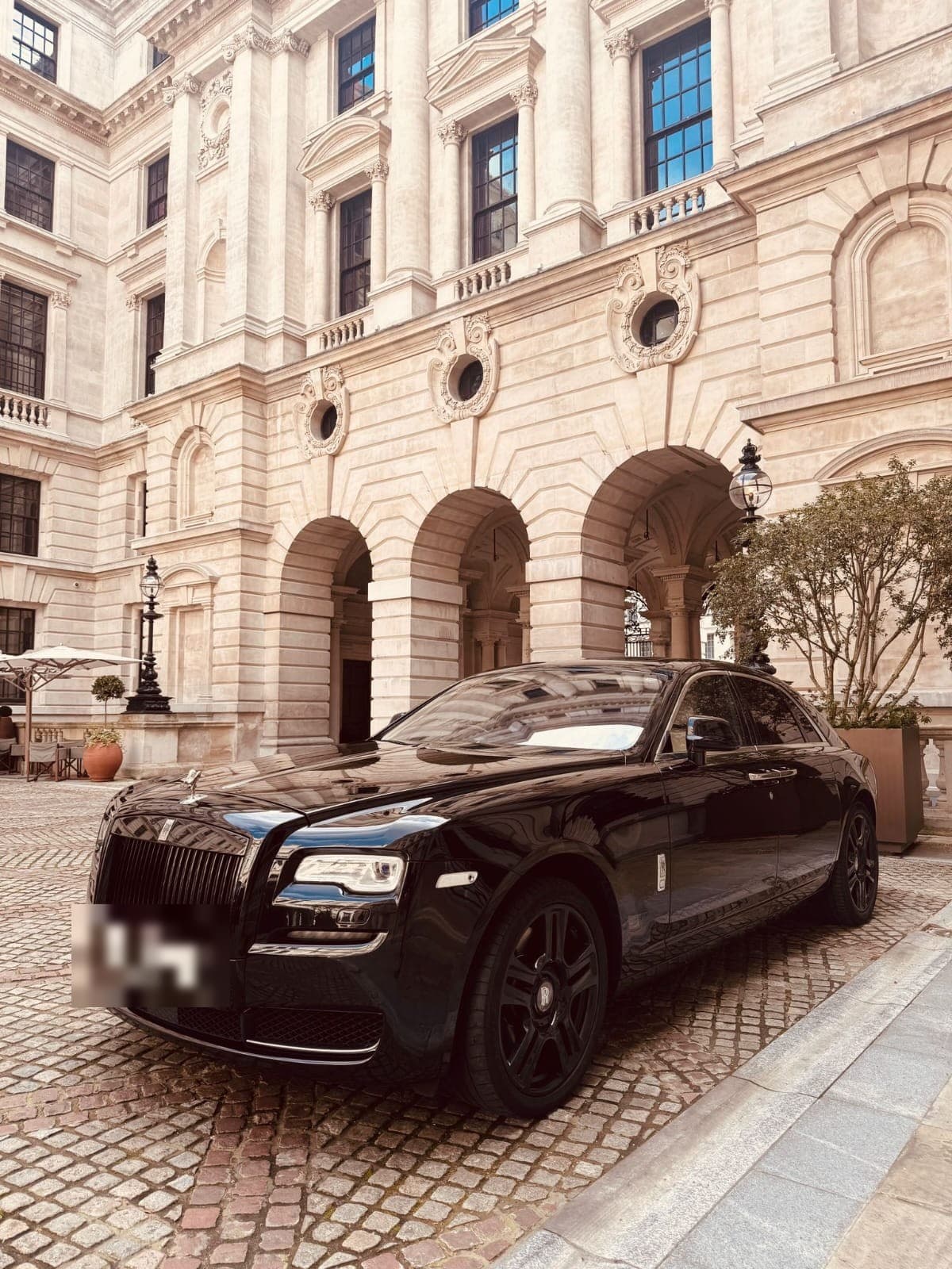 Rolls-Royce Ghost Extended: view 1