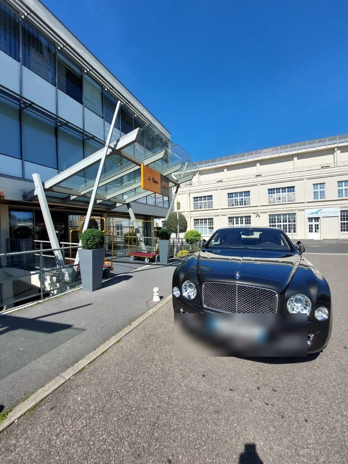 Bentley Mulsanne: view 1