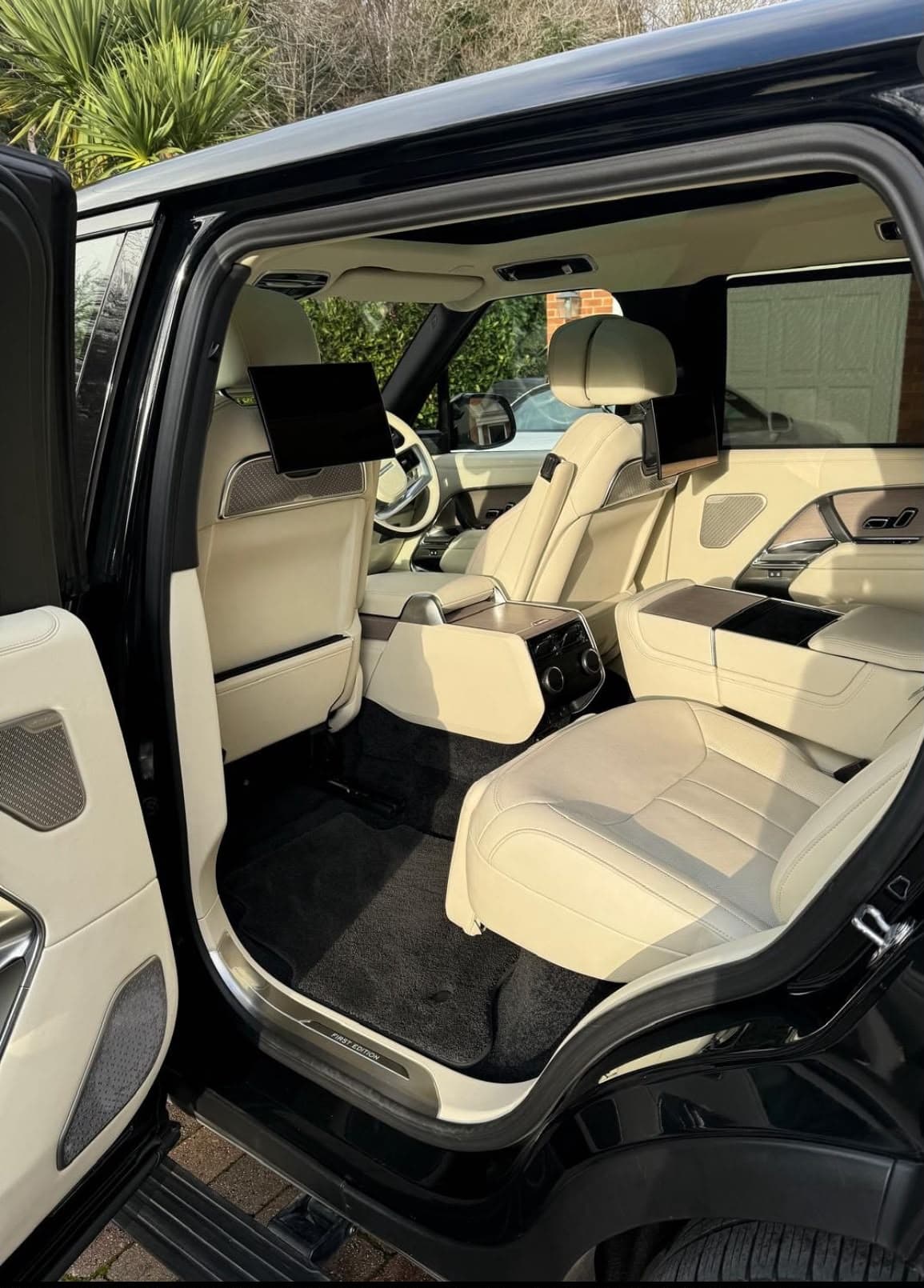 Range Rover Autobiography LWB — view 1