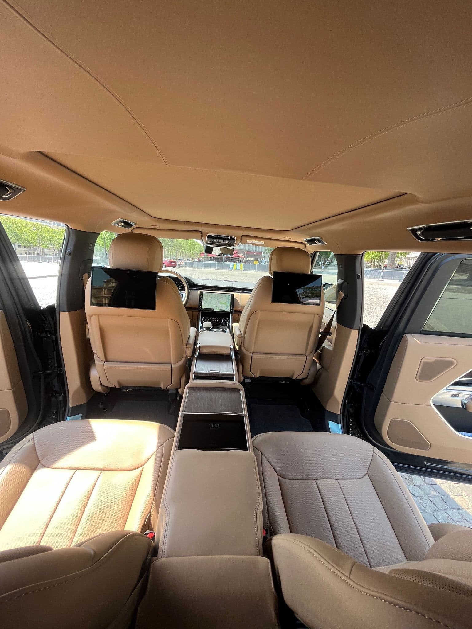 Range Rover Autobiography LWB: view 2