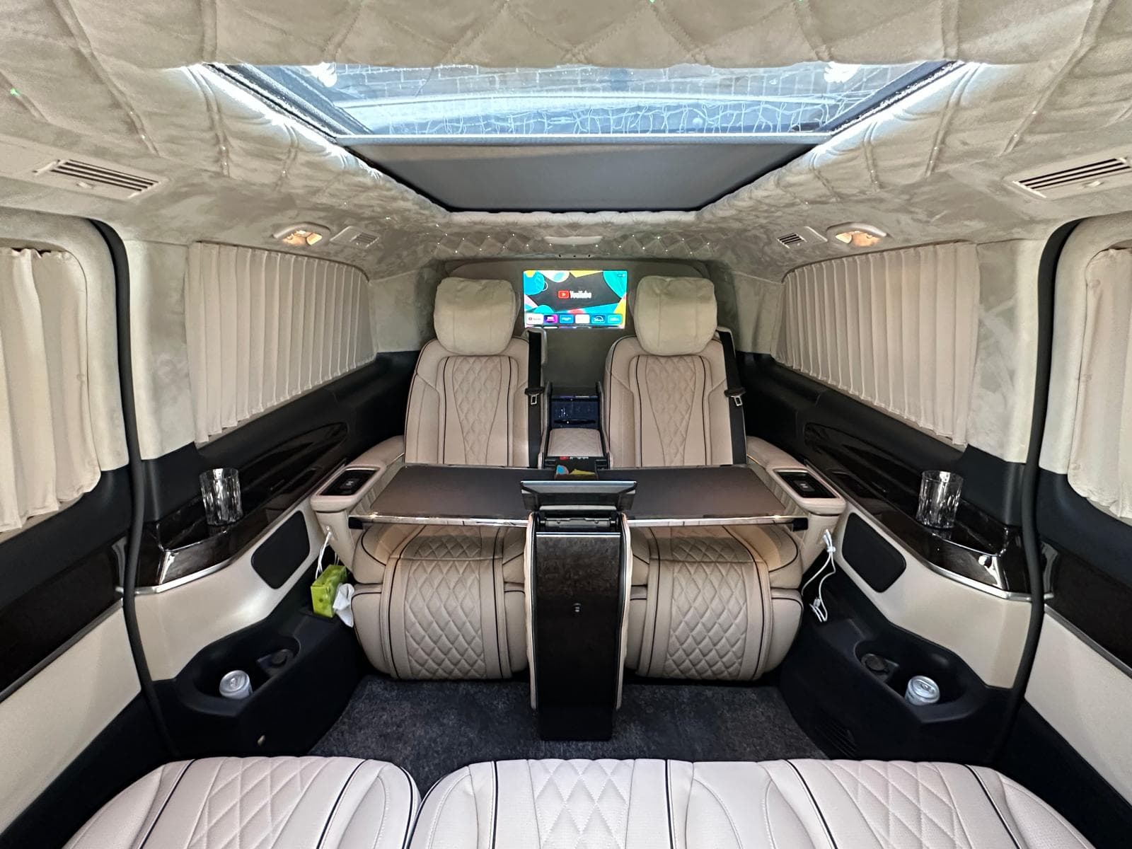 Mercedes V-Class VIP Senzati: view 4