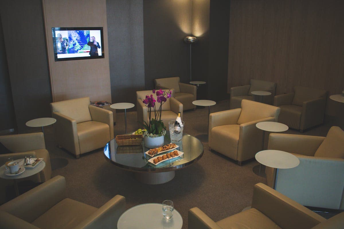 Airport VIP fast track lounge Dubai